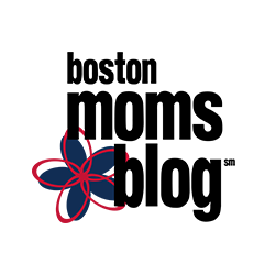 boston moms blog circle logo