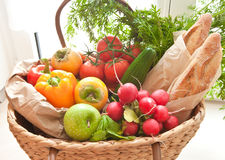 fresh-produce-farmers-market-basket-45641376