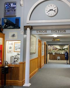 Entrance to the main room of the Medina Train Museum