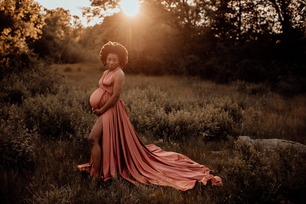 maternity photos with Ali Leigh Photography